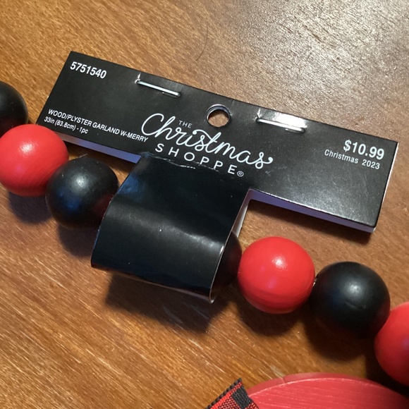 The Christmas Shoppe Wood/Polyester Garland New 33” - Picture 5 of 8